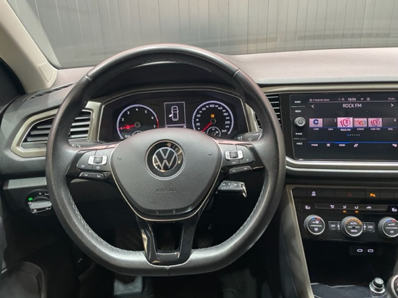 Foto Volkswagen T-Roc 27