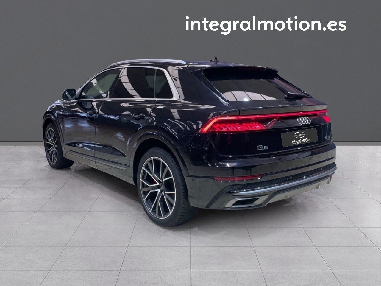 Foto Audi Q8 4