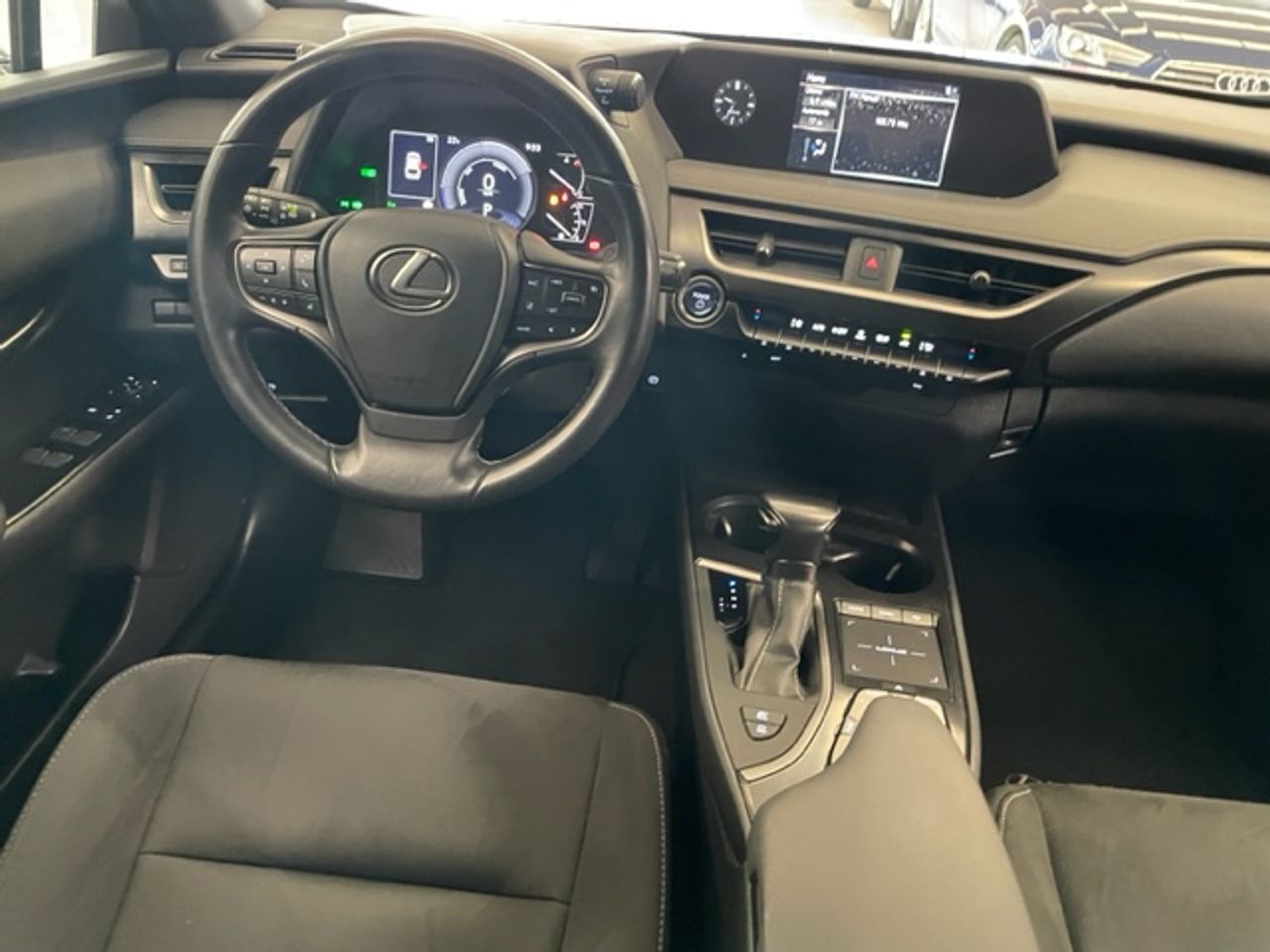 Foto Lexus UX 24