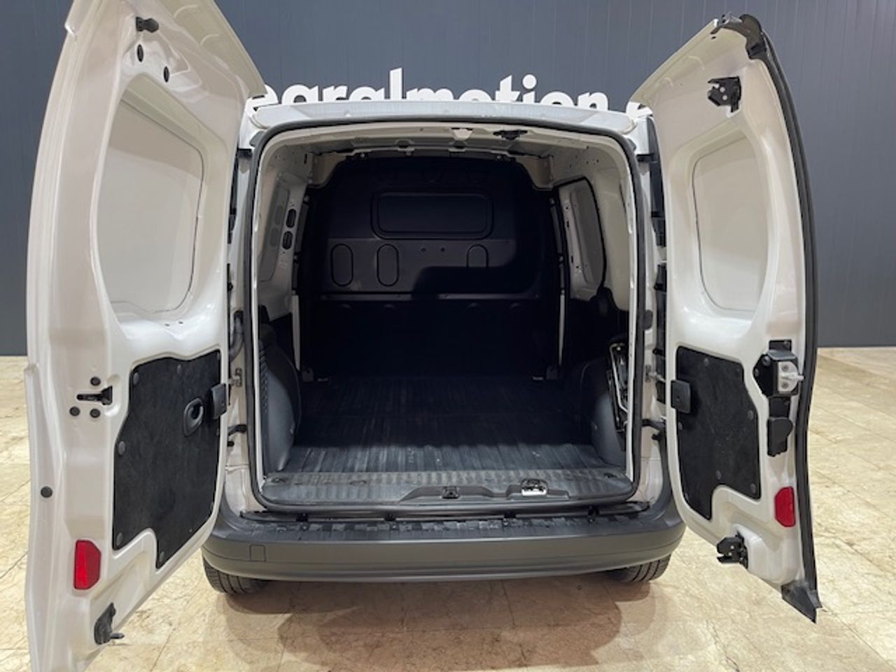 Foto Nissan NV250 9