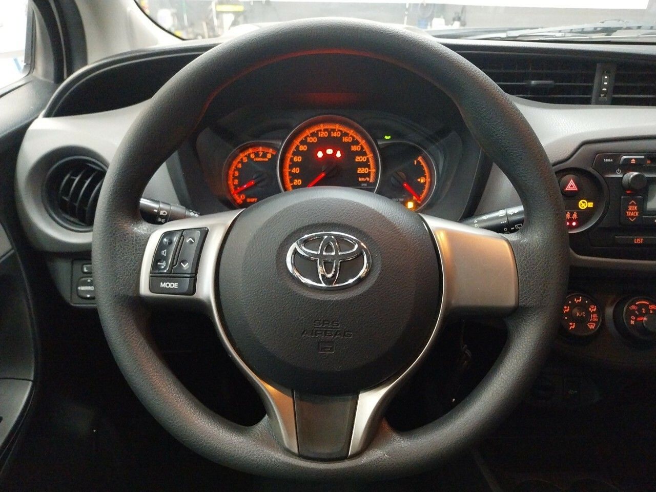 Foto Toyota Yaris 11