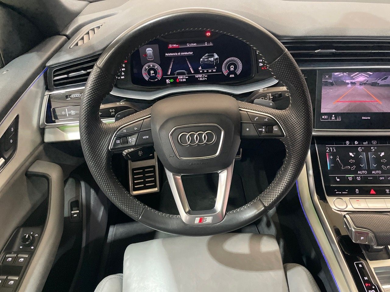 Foto Audi Q8 11