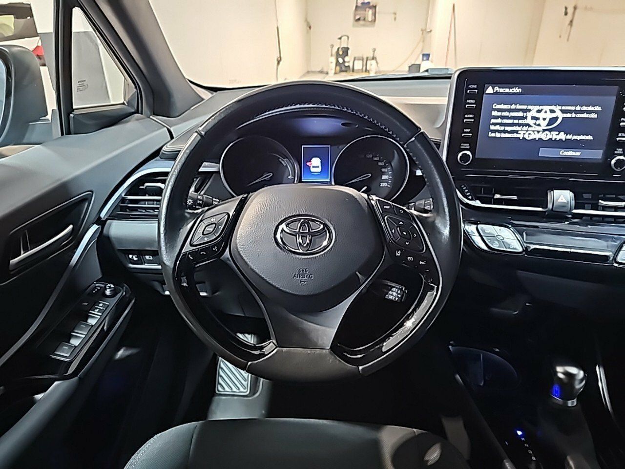 Foto Toyota C-HR 11