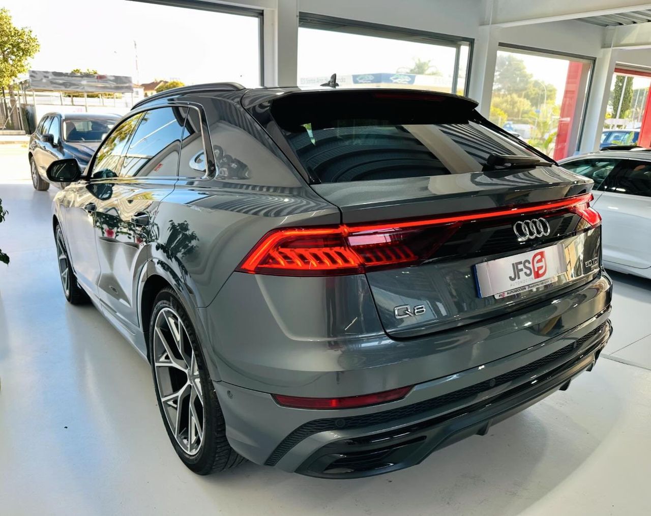 Foto Audi Q8 4