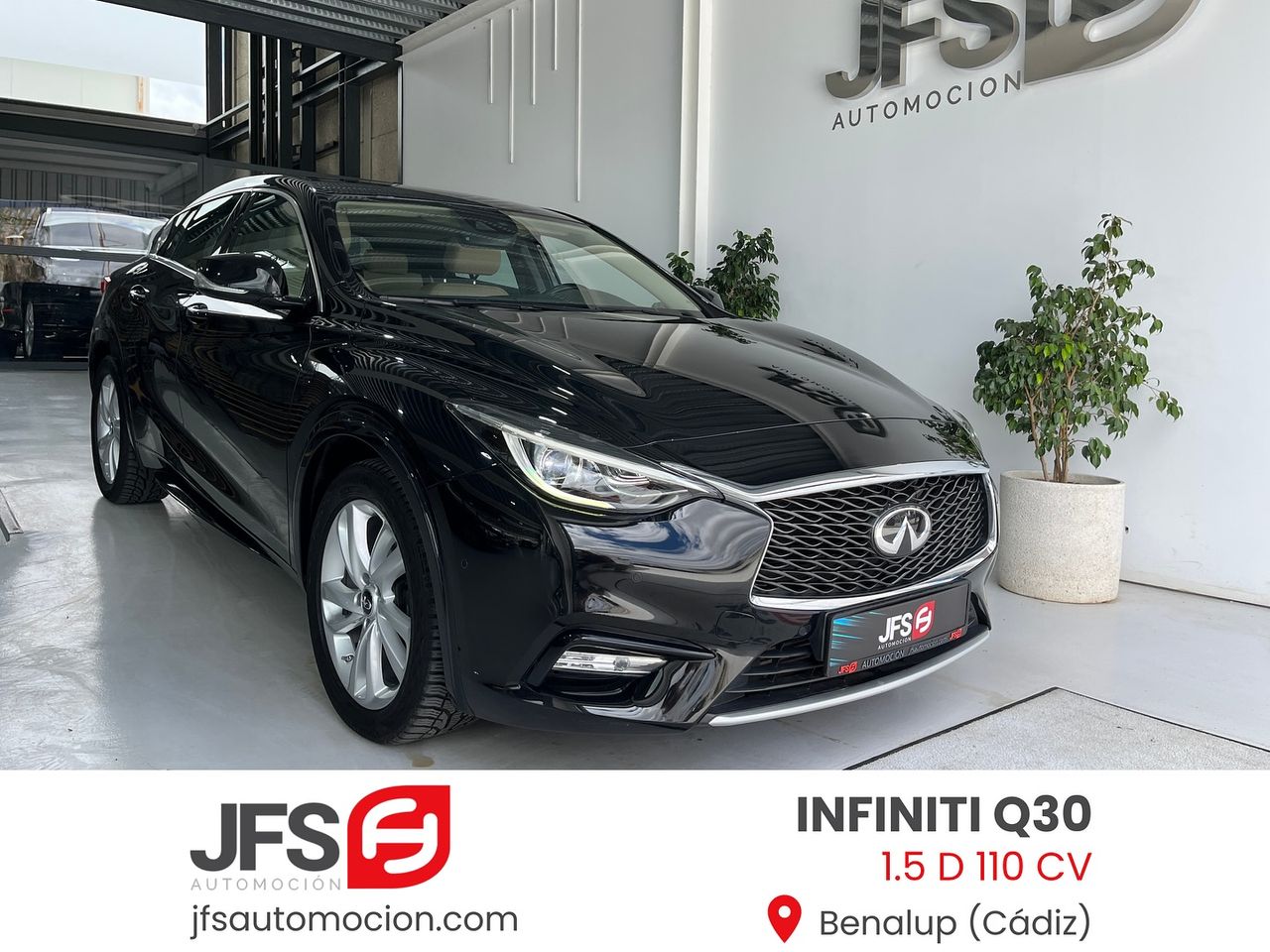 Foto Infiniti Q30 1