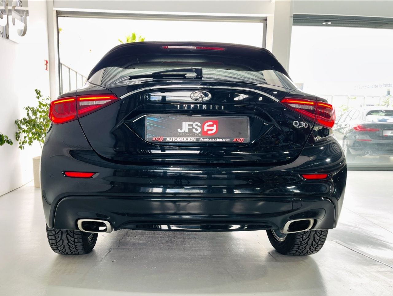 Foto Infiniti Q30 6