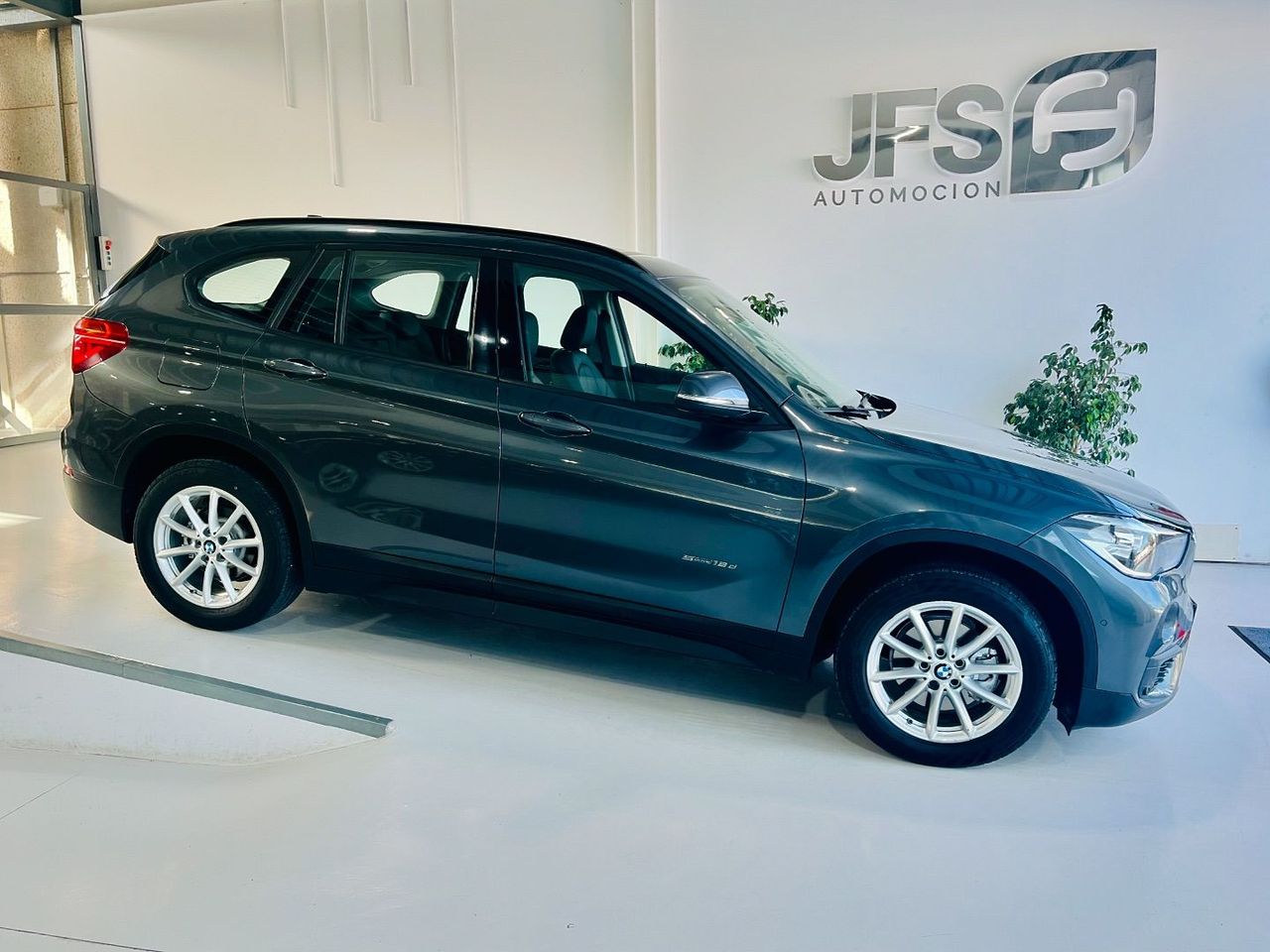 Foto BMW X1 4