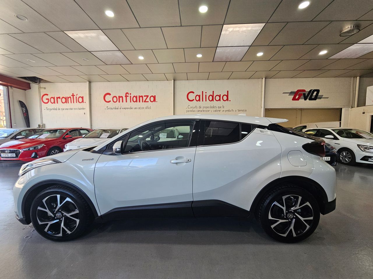 Foto Toyota C-HR 2