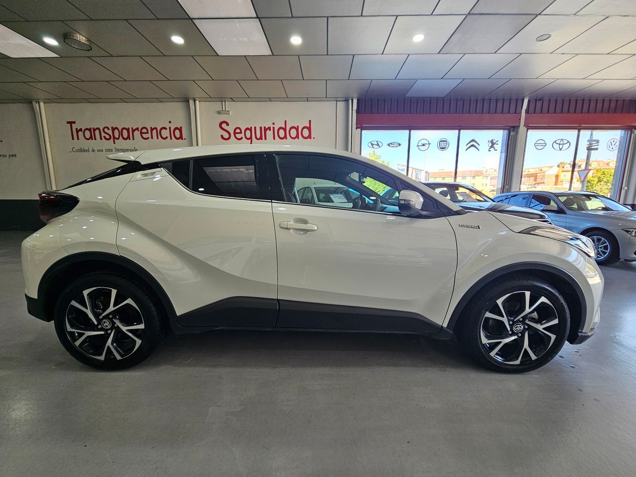 Foto Toyota C-HR 6