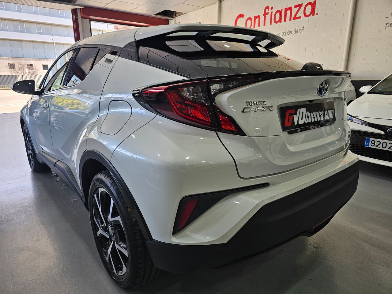 Foto Toyota C-HR 9