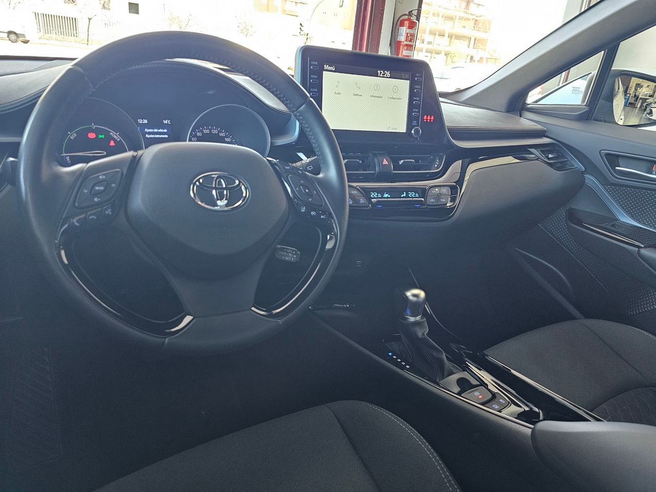 Foto Toyota C-HR 37