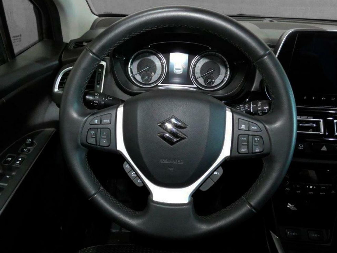 Foto Suzuki S-Cross 9