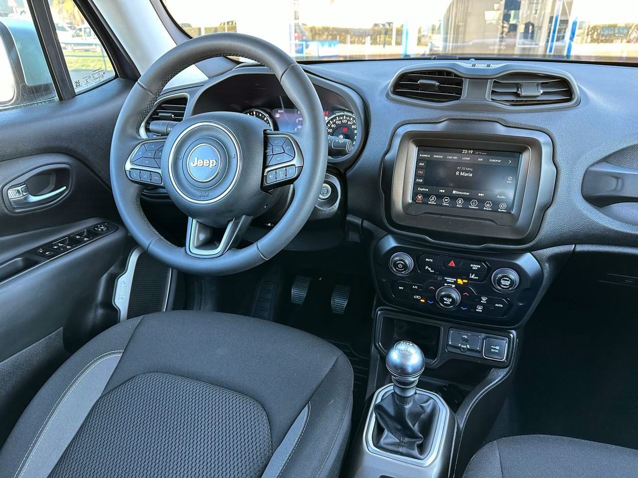 Foto Jeep Renegade 5