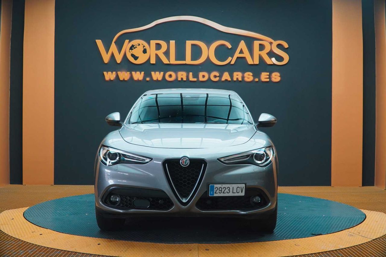 Foto Alfa Romeo Stelvio 2