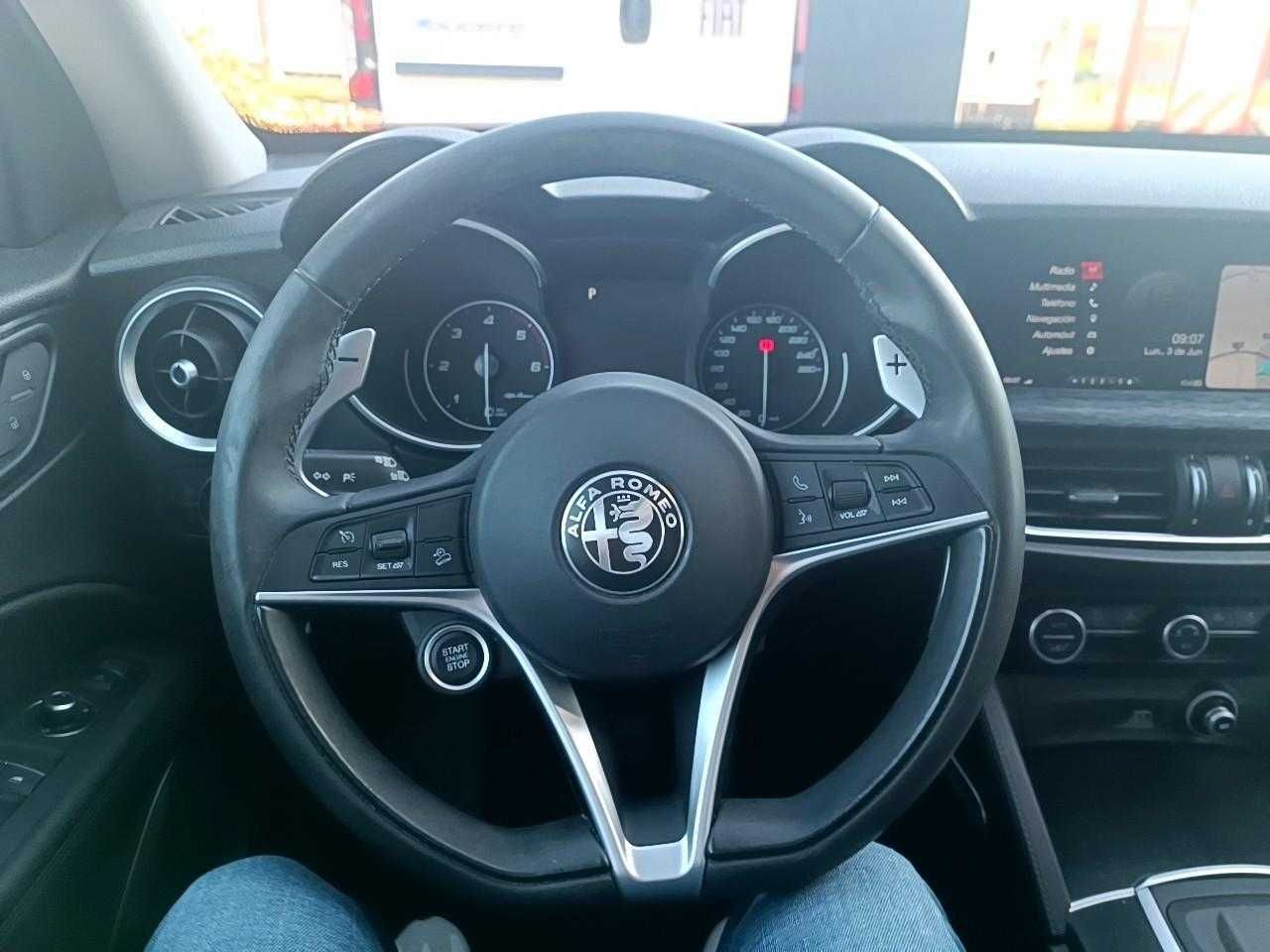 Foto Alfa Romeo Stelvio 4