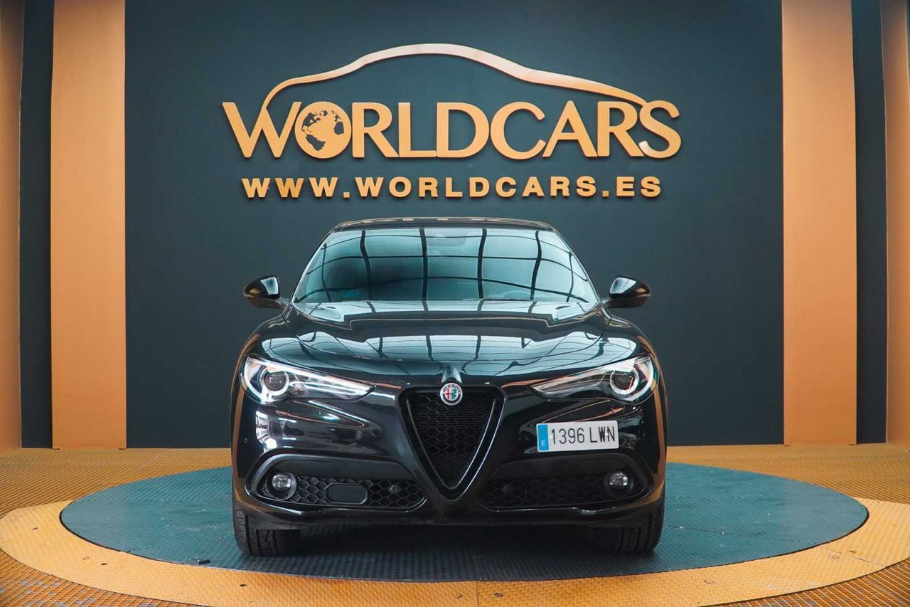 Foto Alfa Romeo Stelvio 2