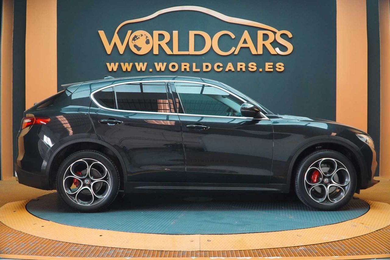 Foto Alfa Romeo Stelvio 4