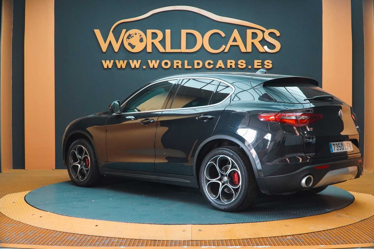 Foto Alfa Romeo Stelvio 8