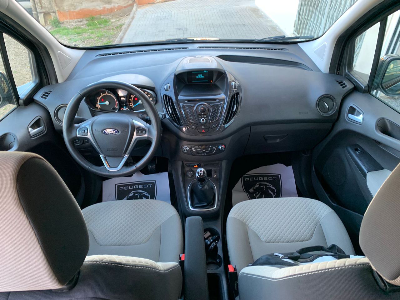 Foto Ford Tourneo Courier 10