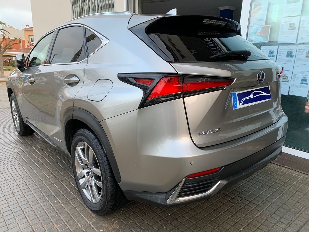 Foto Lexus NX 7