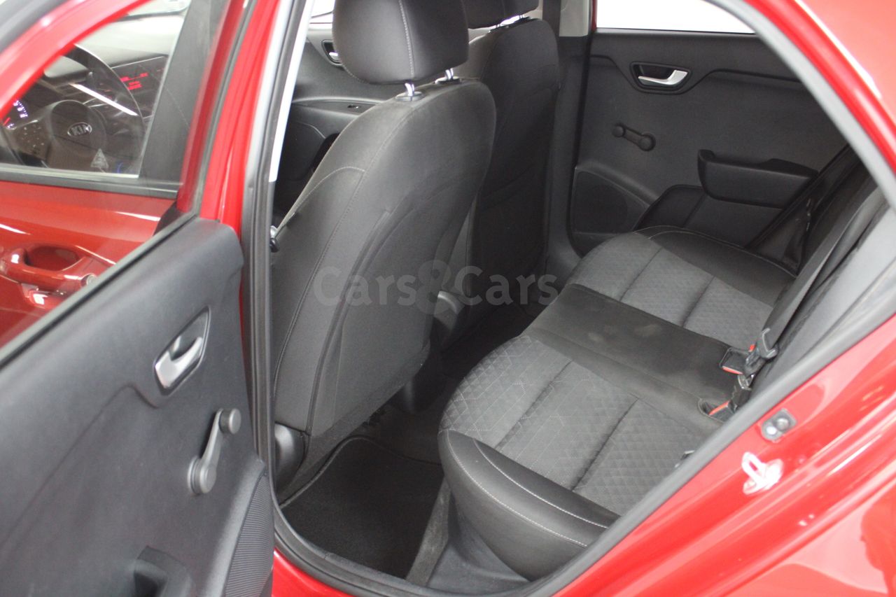 Foto Kia Rio 15