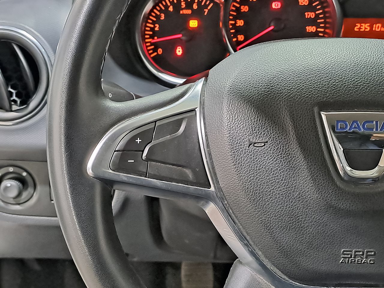 Foto Dacia Sandero 18