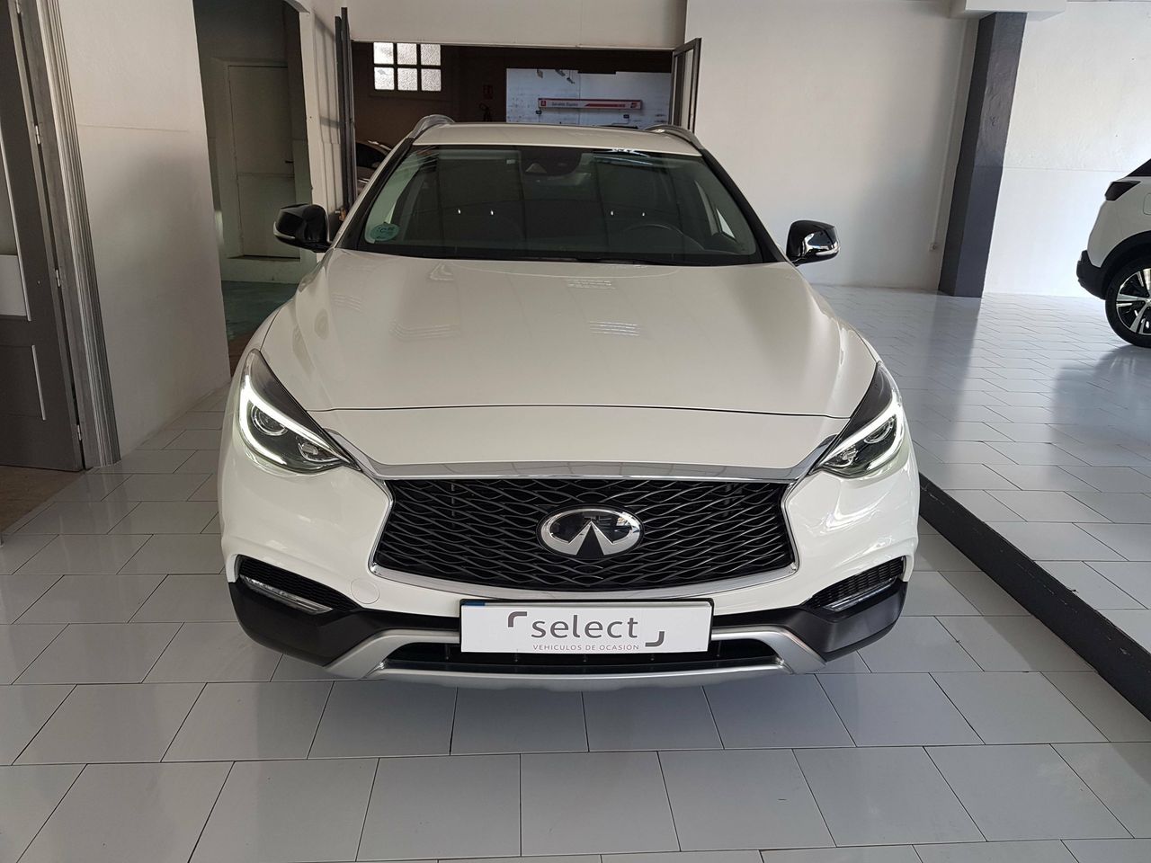 Foto Infiniti QX30 1