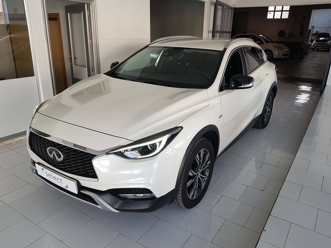 Foto Infiniti QX30 5