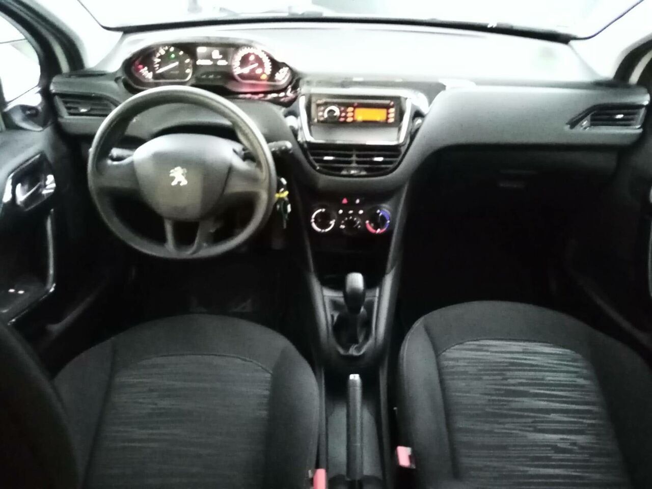 Foto Peugeot 208 16