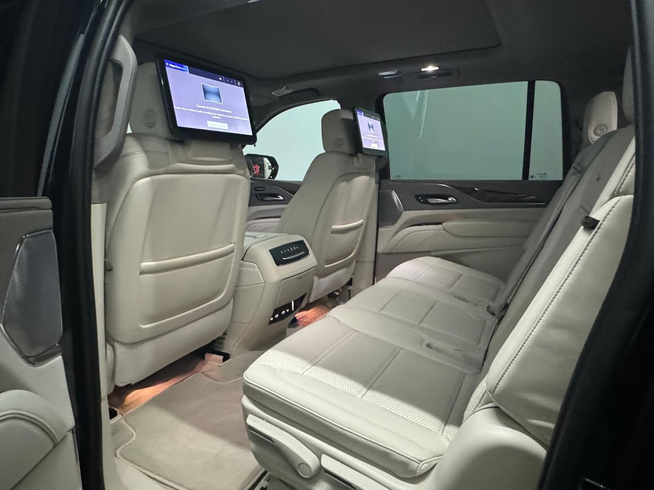 Foto Cadillac Escalade ESV 17