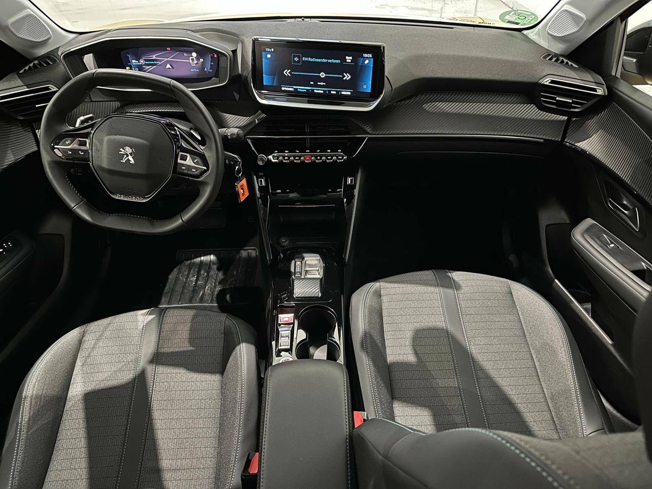 Foto Peugeot 208 8