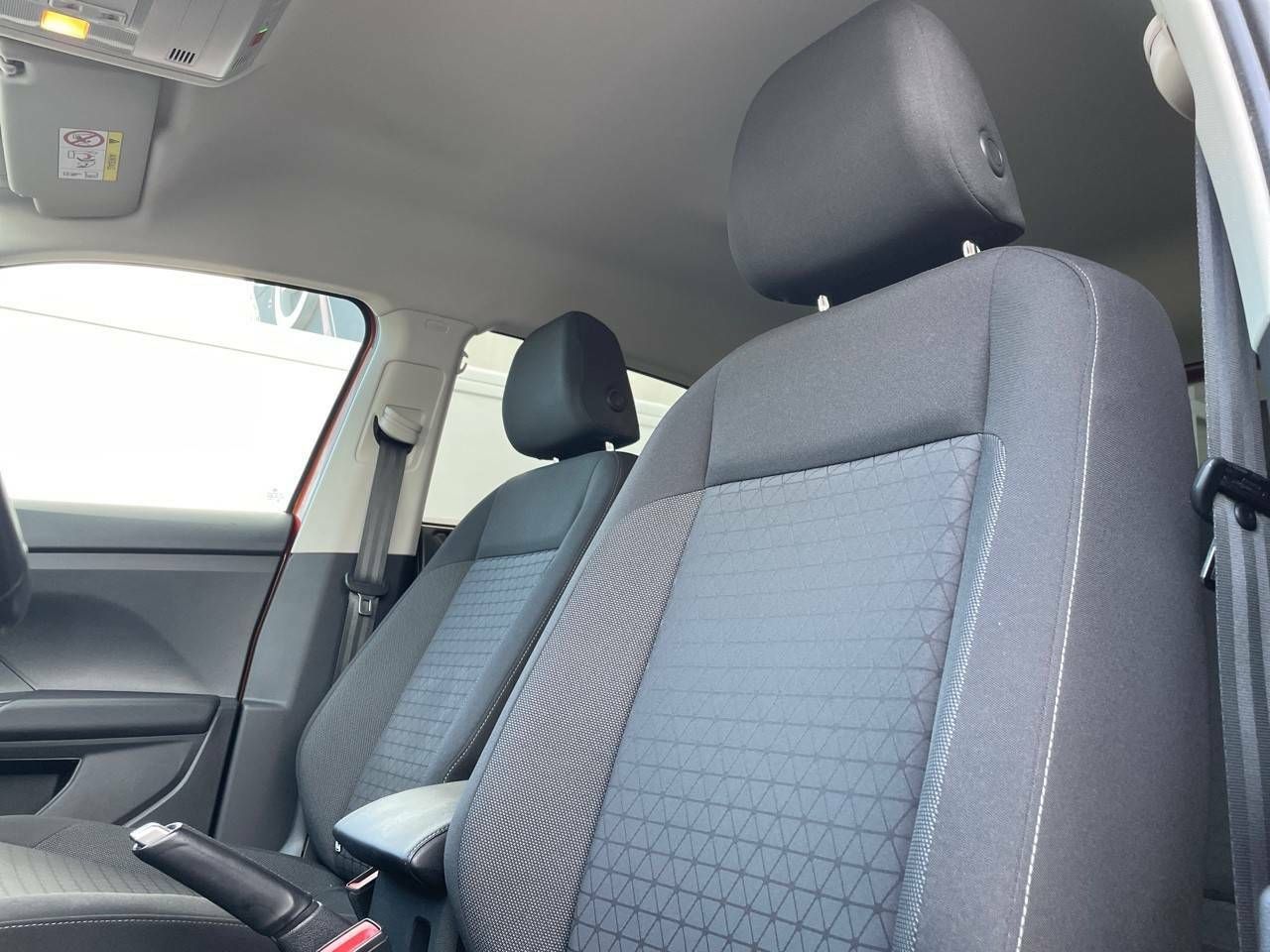 Foto Volkswagen T-Cross 17