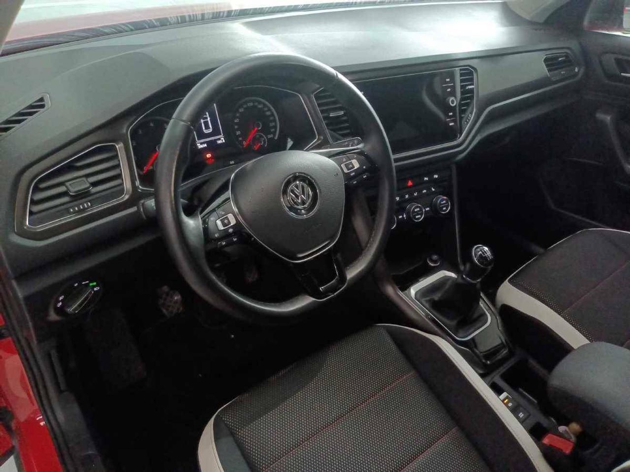 Foto Volkswagen T-Roc 12