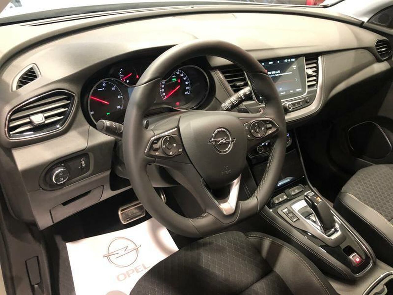 Foto Opel Grandland X 10