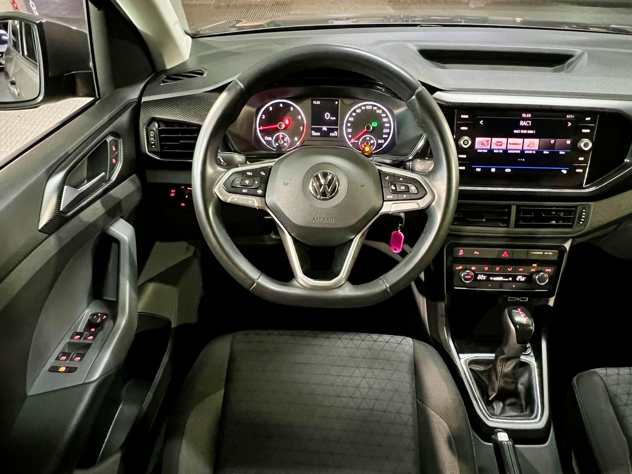 Foto Volkswagen T-Cross 14