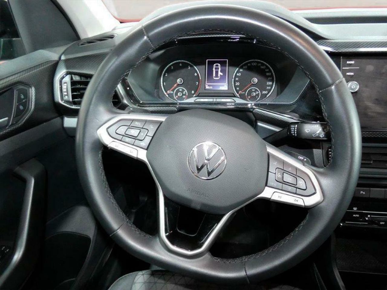 Foto Volkswagen T-Cross 8