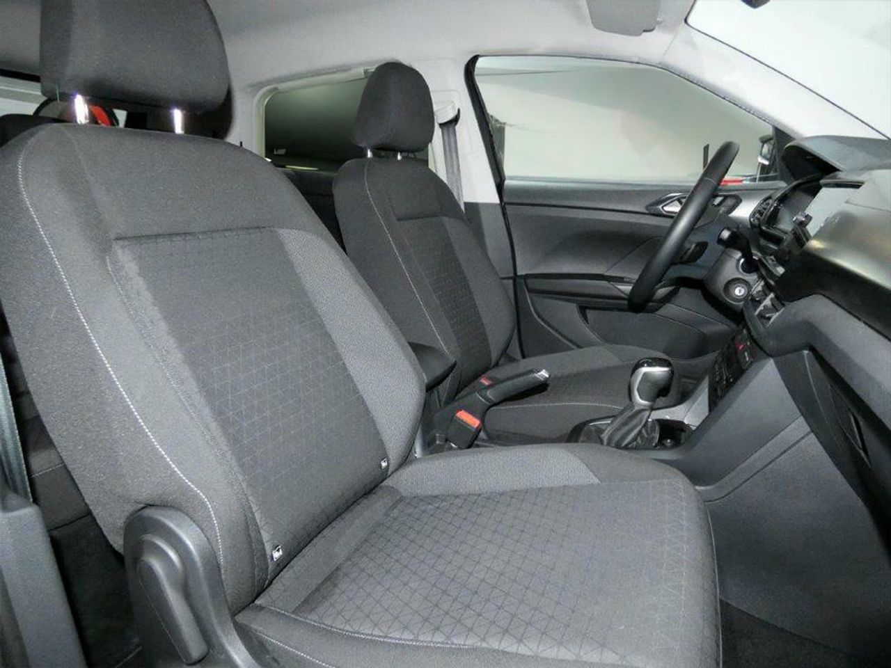 Foto Volkswagen T-Cross 24