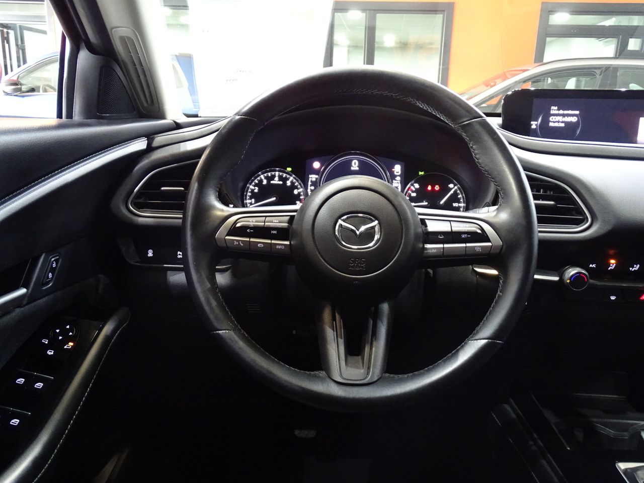 Foto Mazda CX-30 11