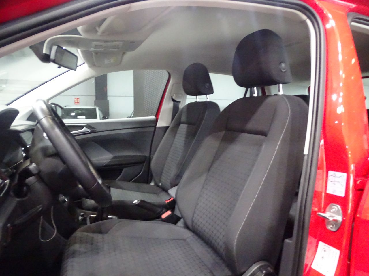 Foto Volkswagen T-Cross 8