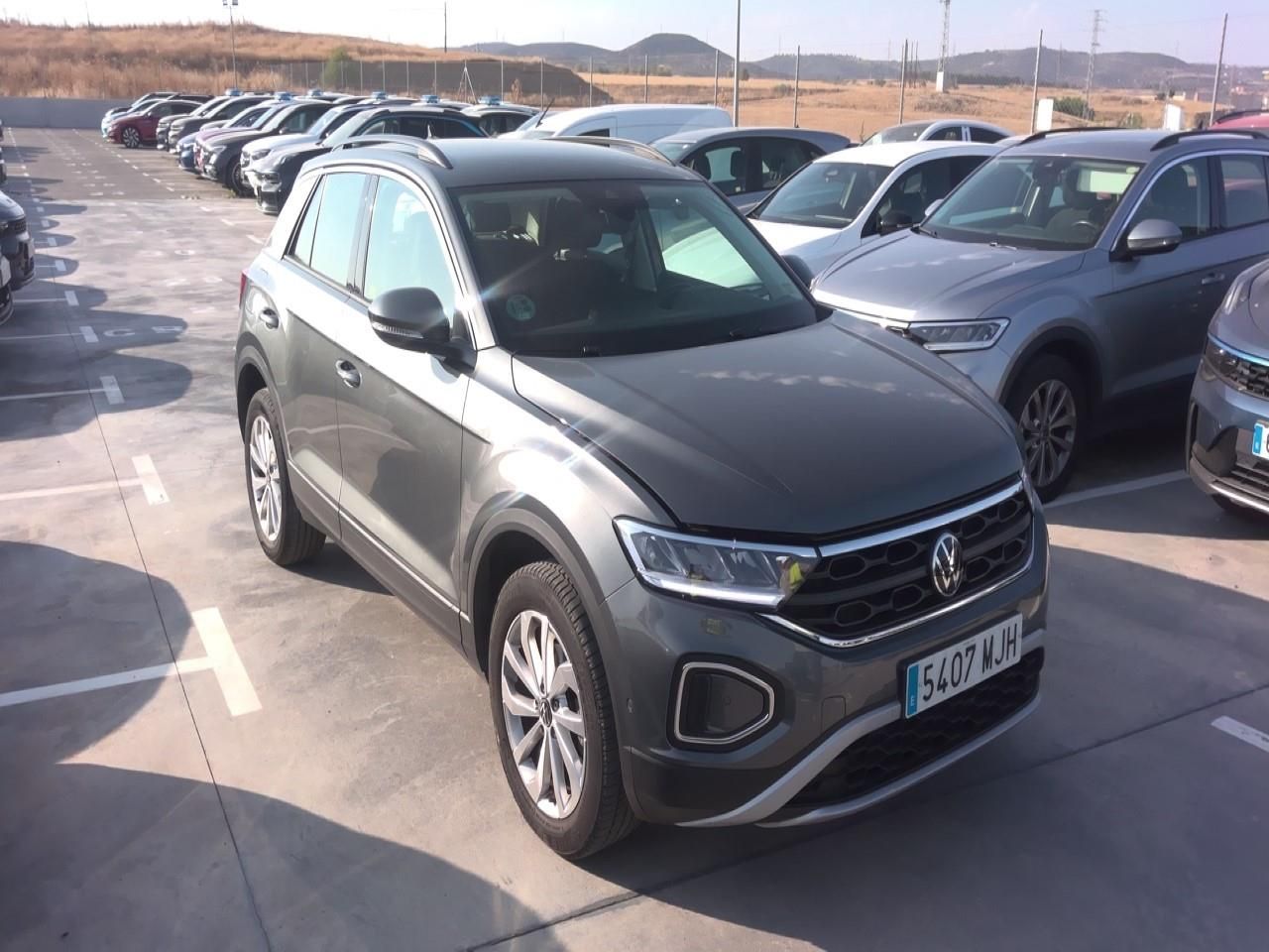 Foto Volkswagen T-Roc 1