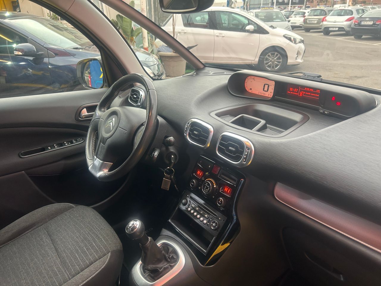 Foto Citroën C3 Picasso 17