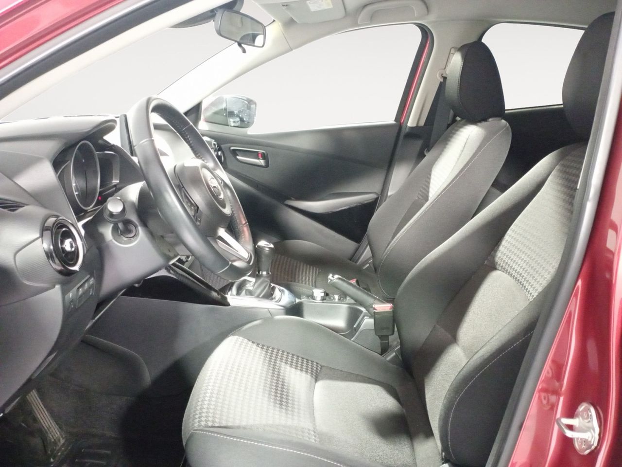 Foto Mazda Mazda2 8