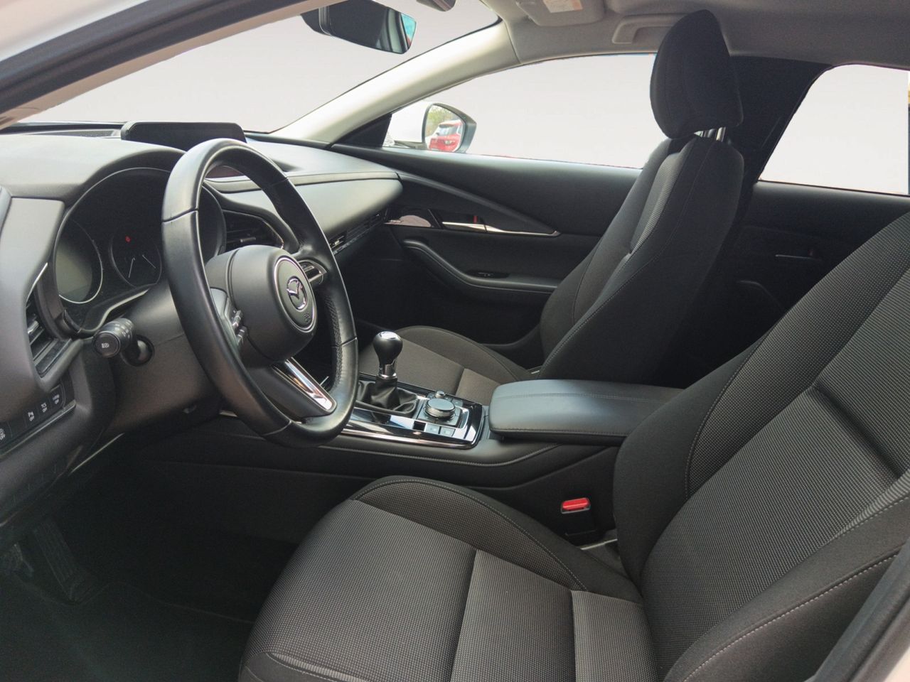 Foto Mazda CX-30 8