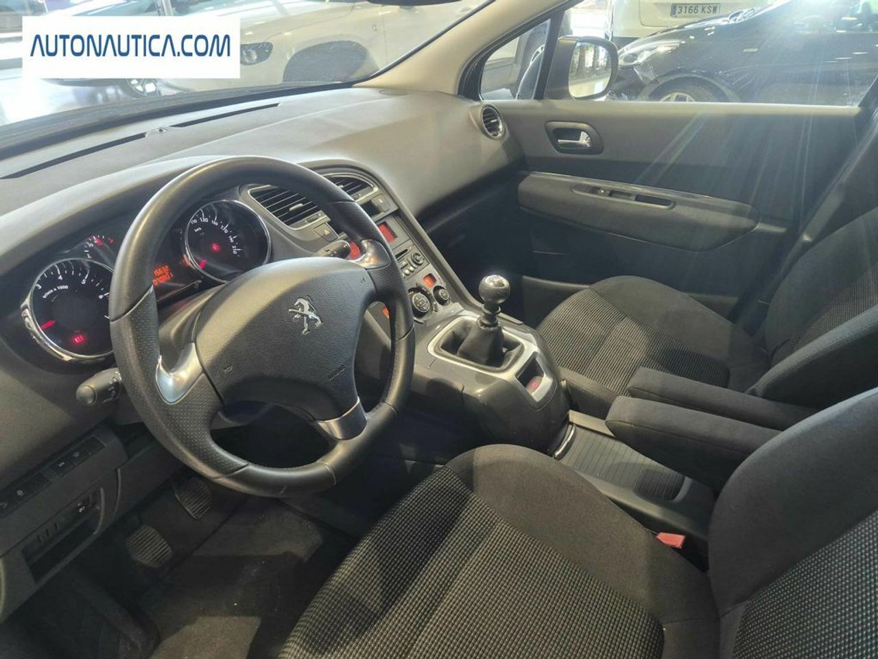 Foto Peugeot 5008 12