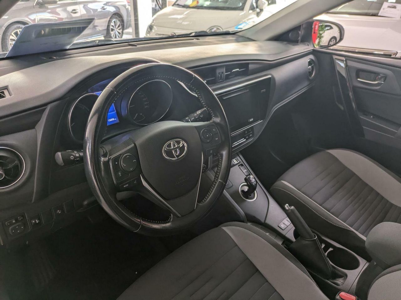 Foto Toyota Auris 11