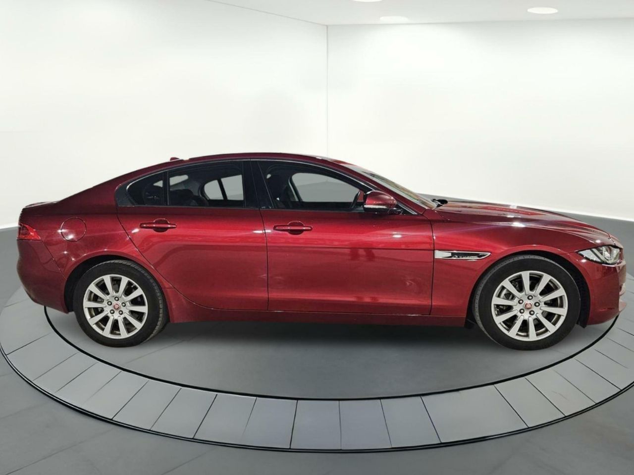 Foto Jaguar XE 7