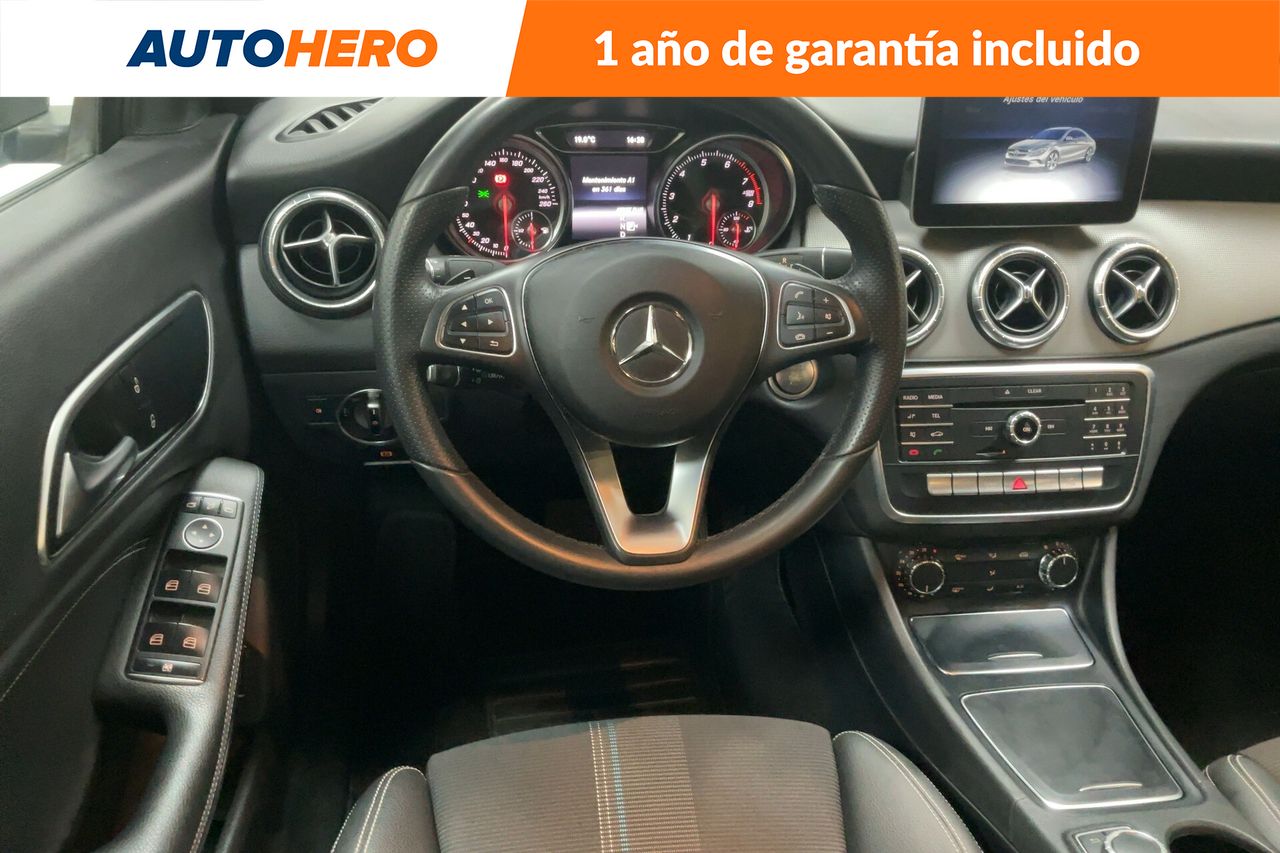 Foto Mercedes-Benz Clase CLA 13