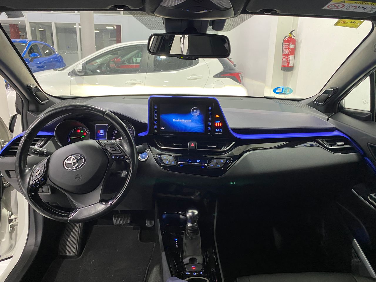 Foto Toyota C-HR 22