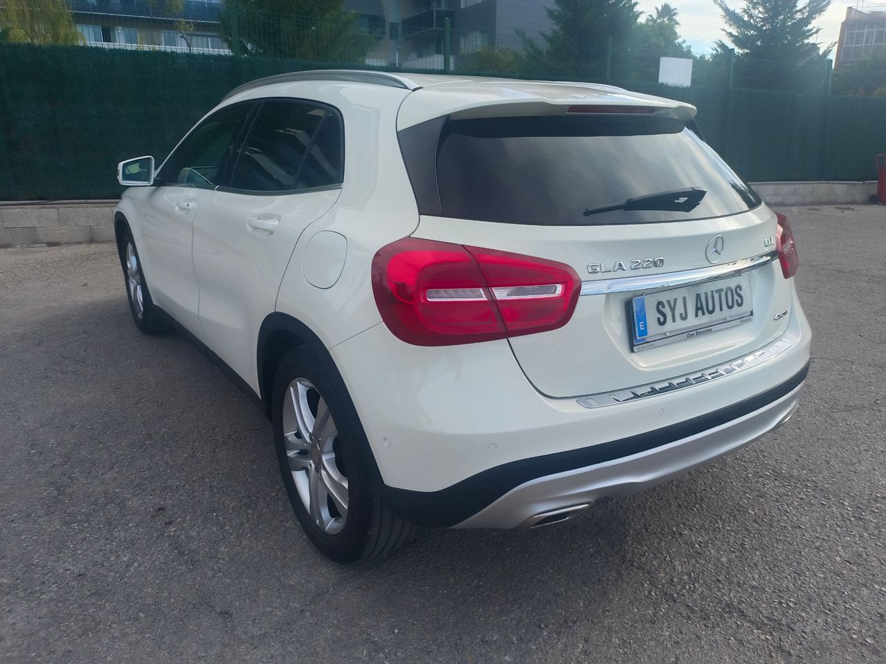 Foto Mercedes-Benz Clase GLA 15