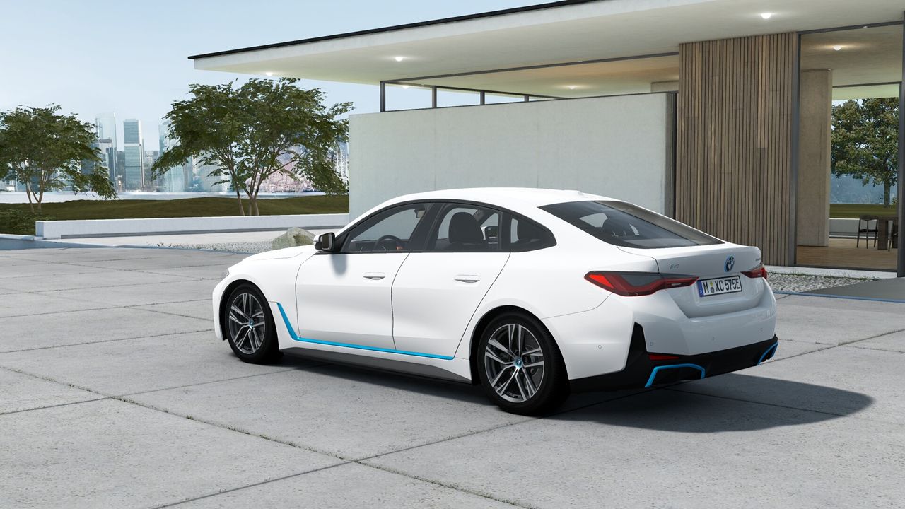 Foto BMW i4 4